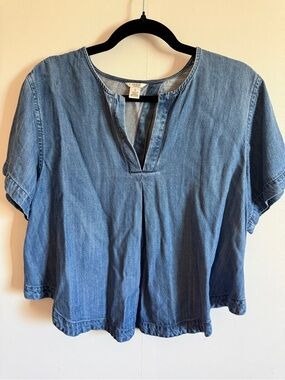 Guess Chambray Denim Top Womens Small Blue Short Sleeve Casual